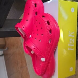 H2K WOMEN'S CLASSIC CLOCK CLOG - RED